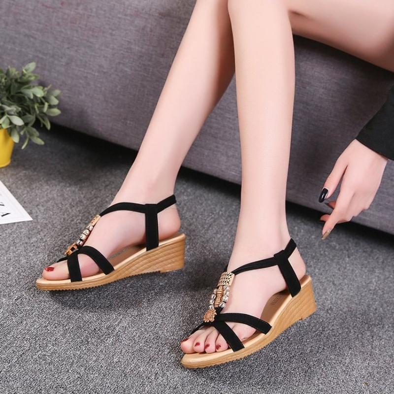 2025 Summer Women's Shoes New Womens Wedge Shoes Non Slip Slip on Beach Shoes Wear Resistant Sandals for Women Hot Sale