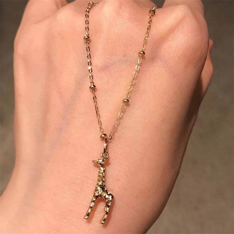 18K Gold Plated 3D Small Giraffe Collarbone Necklace - Elegant & Versatile Style