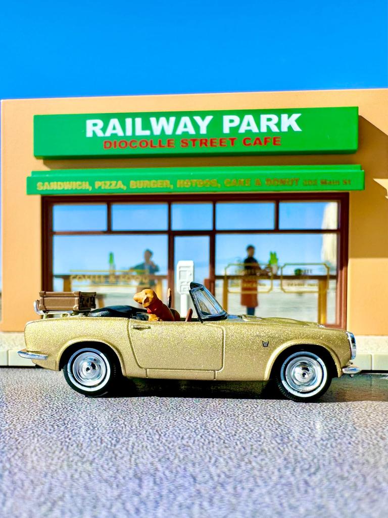 Tomytec DioColle 64 27a Cafe Terrace 2 ABS Figure and Accessories Partially Miniature Car Set #CarSnap Resin/PVC (Painted, Assembled) + Die-Cast
