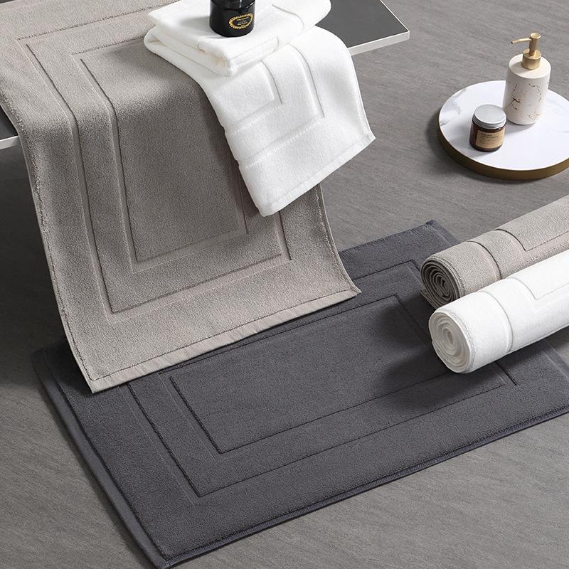 Luxury Cotton Non-Slip Bath Mat: Absorbent & Thick for Bathroom & Entryway