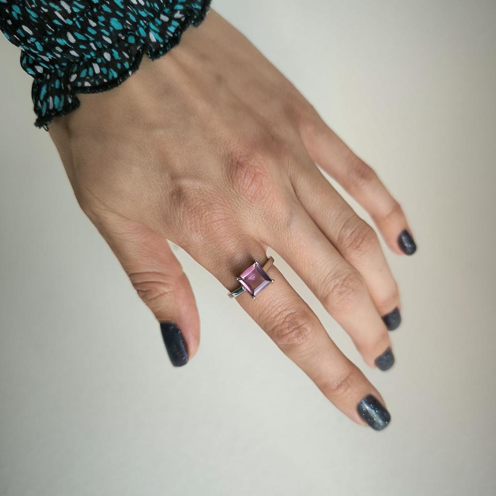 Серебряное кольцо с натуральным аметистом 2.1ct, вес изделия 2,82 гр (2179023)