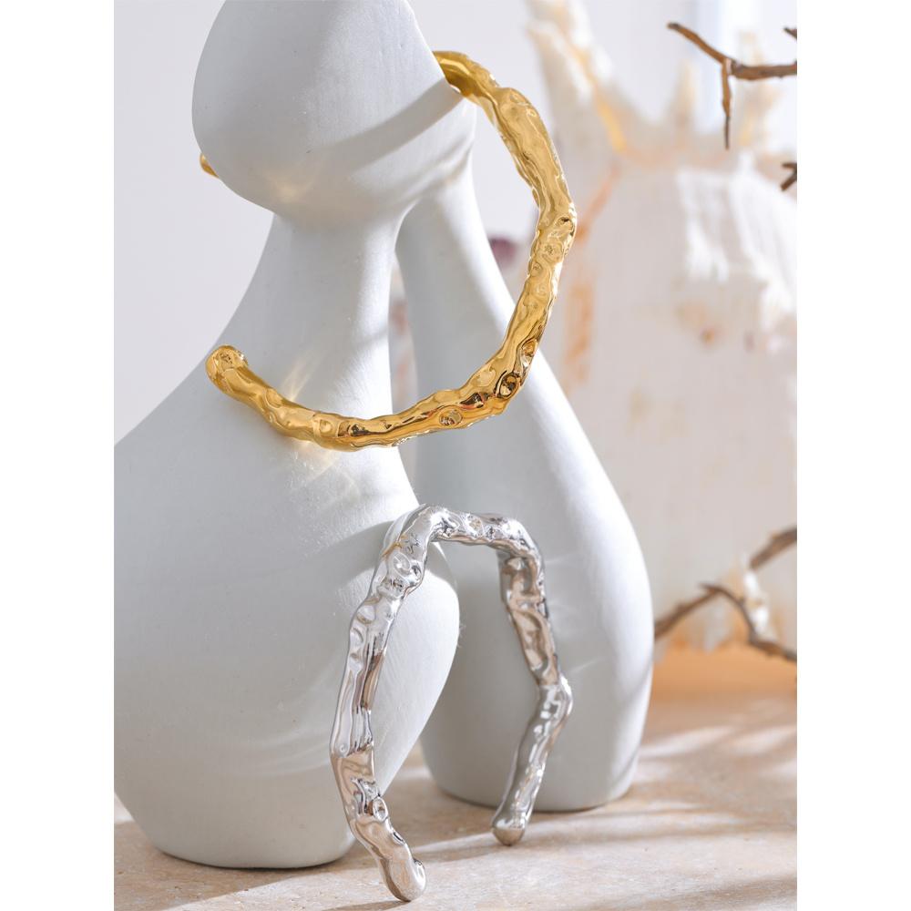 High Quality Rust Proof Hammer Shaped Cuff Bracelet, Personalized Jewelry with Minimalist Design, Versatile Jewelry for Self Wearing/gift Giving.