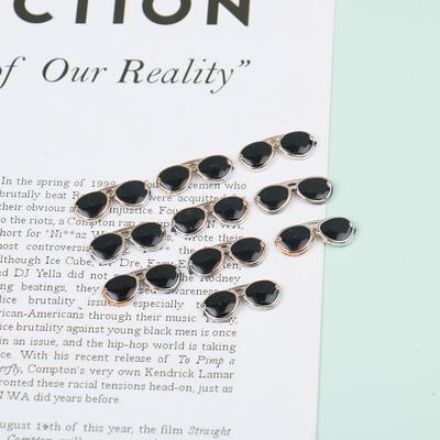 10 Stück Mini-Sonnenbrillen Flatback Harz DIY Dekor Spielzeug für Puppen Zubehör