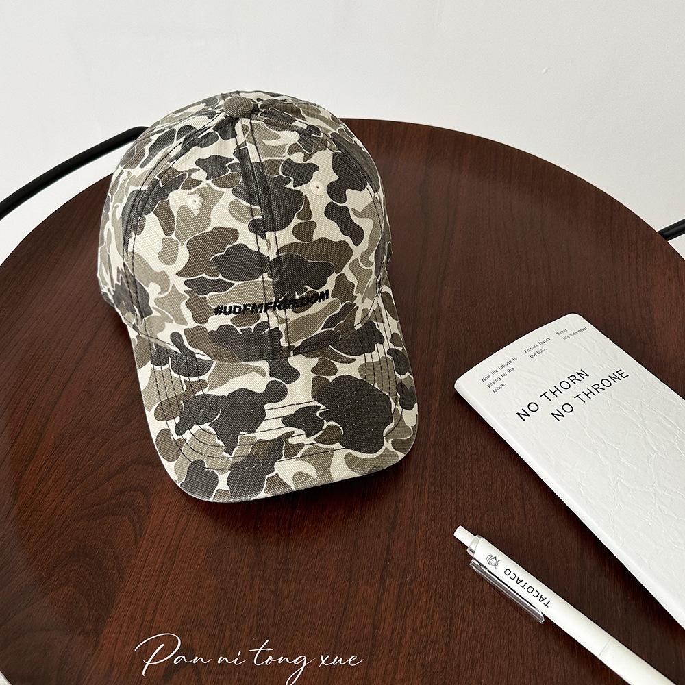 New Niche Camouflage American Letter Embroidered Baseball Hat for Women Korean Style Fashionable Sun Visor Cap