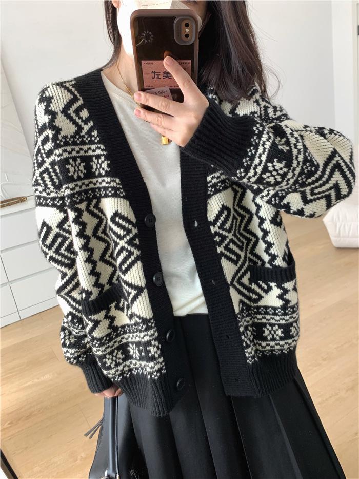 V-neck retro jacquard knitted cardigan women's spring and autumn new casual versatile loose lazy wind sweater jacket