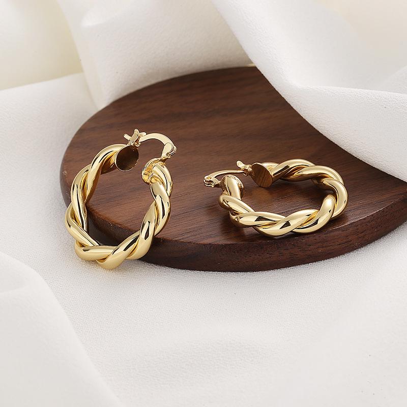 European & American Fashion Geometric Twisted Rope Ear Hoops & Cuffs - Versatile & Stylish Circle Earrings