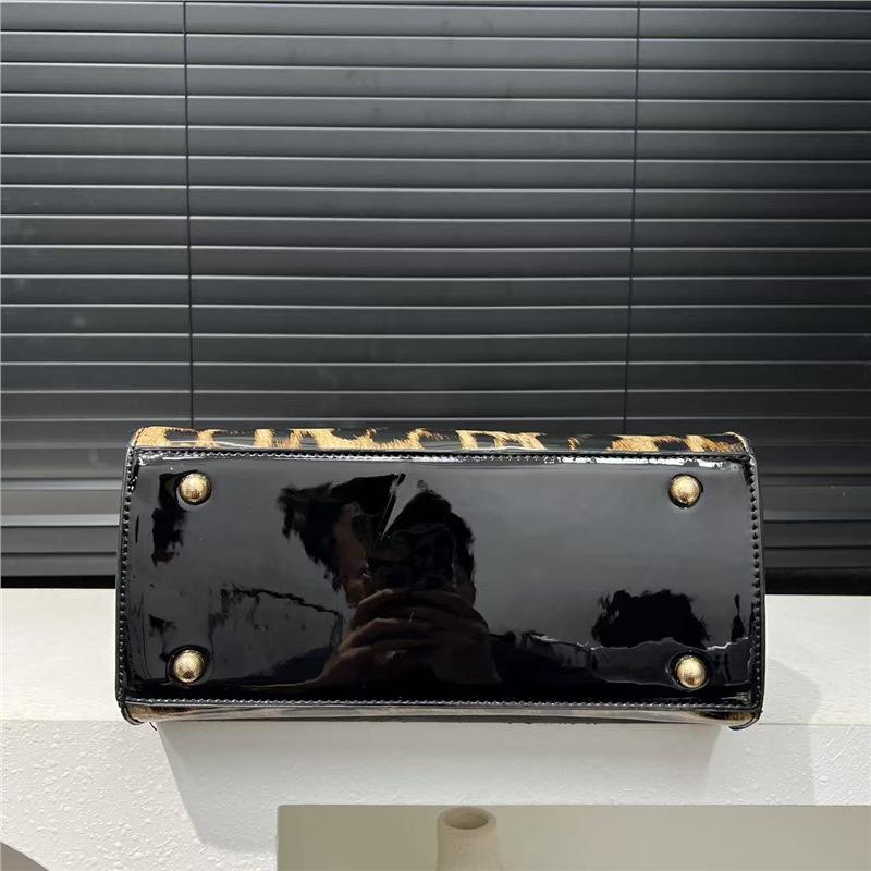 Women'S Retro Leopard Print Shoulder Bag Temperament Personality High Sense Oblique Span Handbag