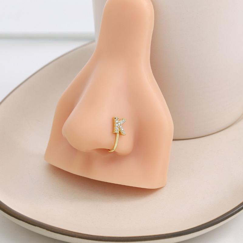 A 26-letter U-shaped Diamond-encruted Nose Stud Without A Pungent Clip