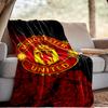 Koc z herbem Manchester United Koc flanelowy outdoorowy na kemping, wędrówki, imprezy w ogrodzie, niezbędnik piknikowy, prezent dla rodziny i przyjaciół