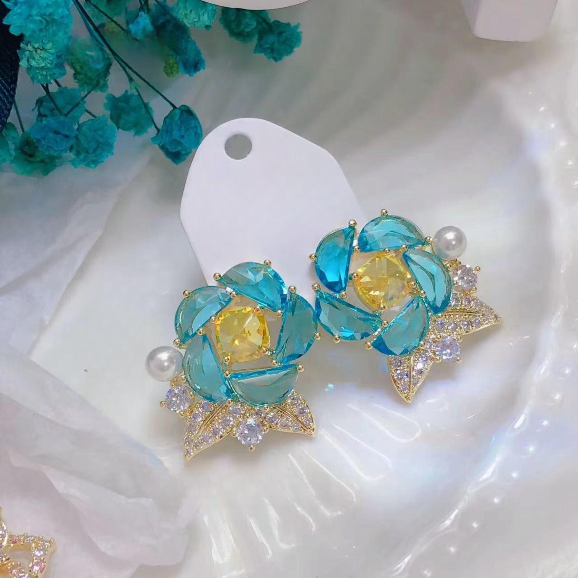 Elegant Zircon-Pearl Flower Earrings: Romantic French Studs | Trendy & Fashionable Accessories for Women