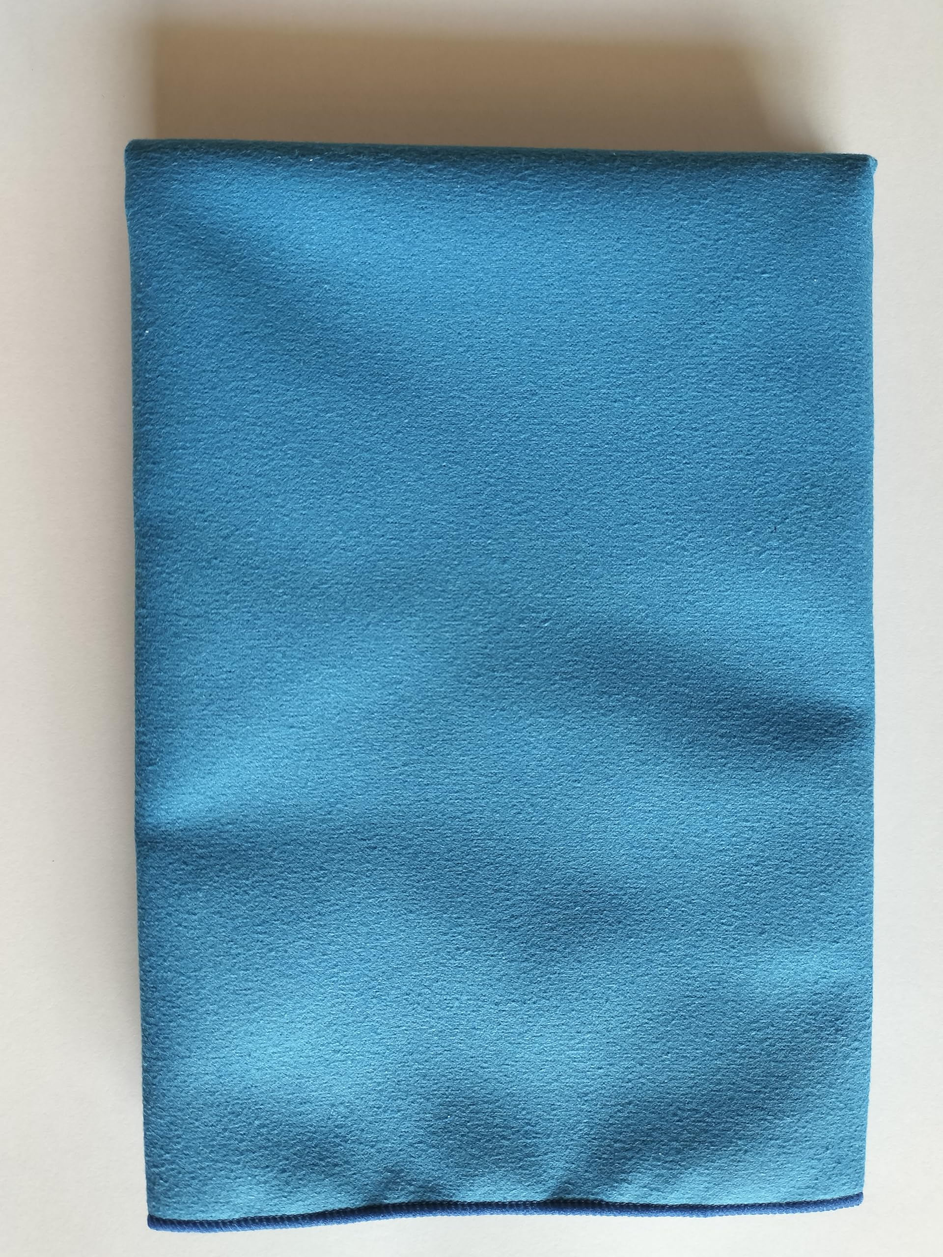 

Набор из двух больших и двух маленьких чистящих салфеток из микрофибры для музыкальных инструментов (темно-синий)