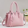 Stylish Ladies Handbag Made Of Pu With Zipper Closure For Office Use