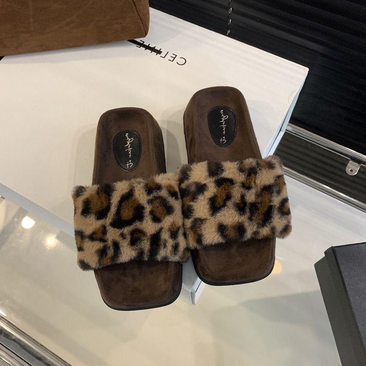 

Туфли на платформе с леопардовым принтом, пушистые, женская обувь, новинка 2024 года, осенне-зимние тапочки из хлопка, модная обувь из овечьей шерсти 35 цветной печати леопарда