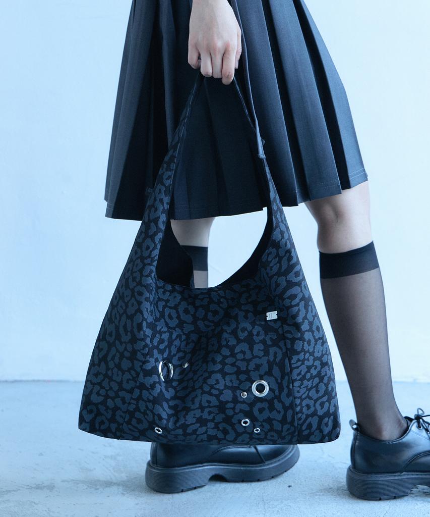 Oart Eyelet Hobo Bag [Black Leopard]