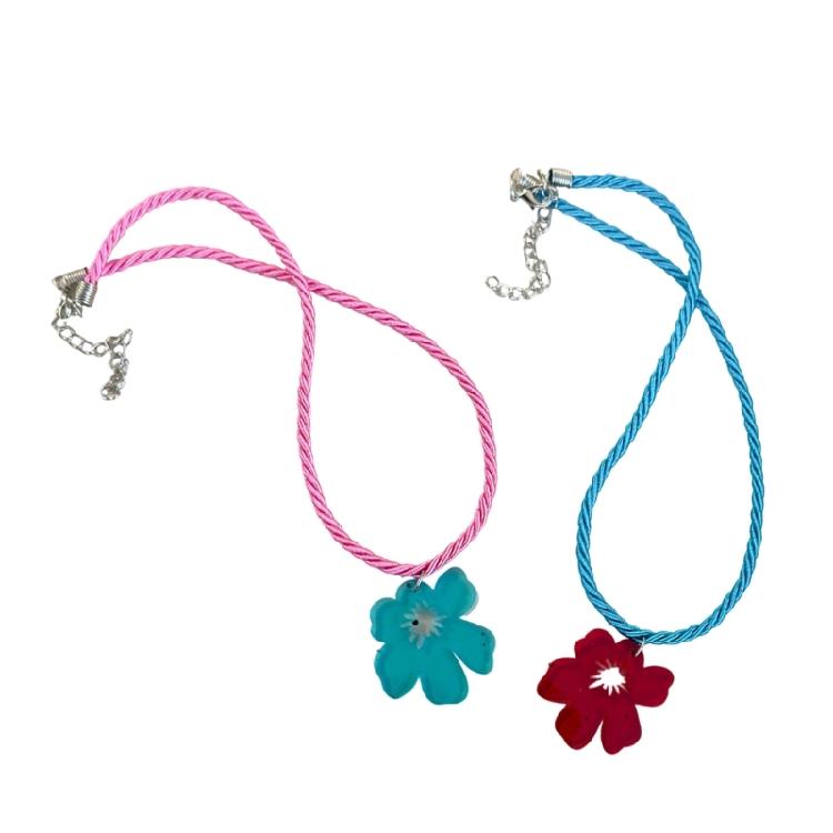 Fashionable Blossoms Pendant Necklace In Sturdy Cord Acrylic Materials With Adjustable Chain for Versatile Styling
