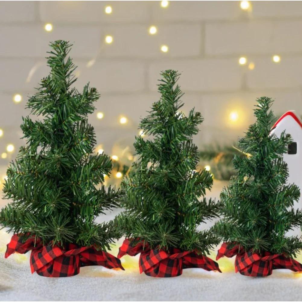 Seasonal Holiday Checkered Christmas Tree Ornament with Multiple Sizes 20cm 30cm & 40cm for Home and Office Decor