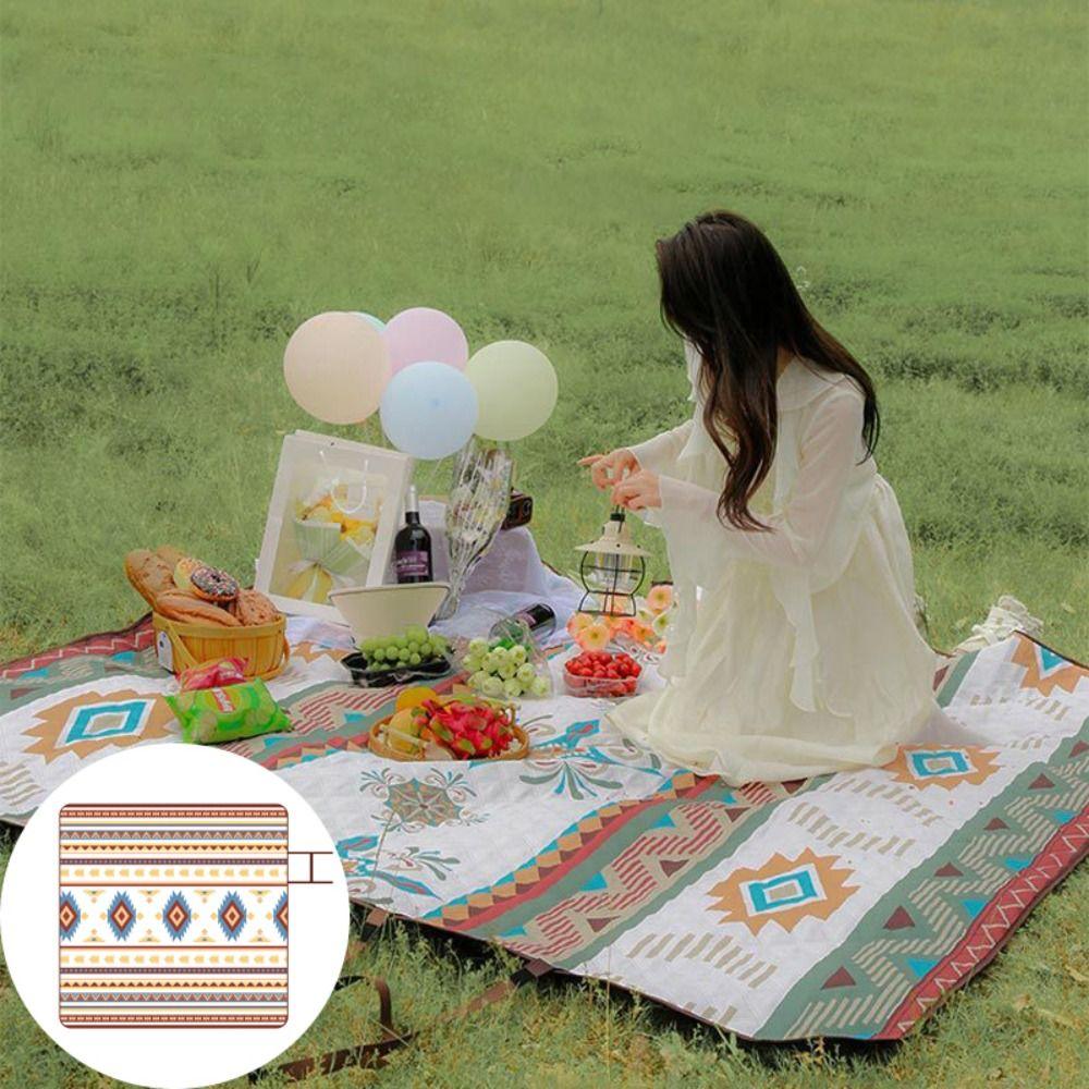 Carrying Handle Beach Blanket Large Size Outdoor Picnic Mat Waterproof Picnic Blanket  Barbecues