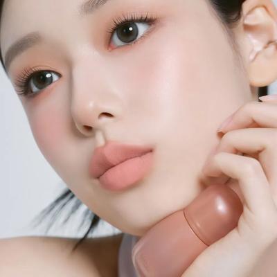 Trucco labbra – Lucidalabbra