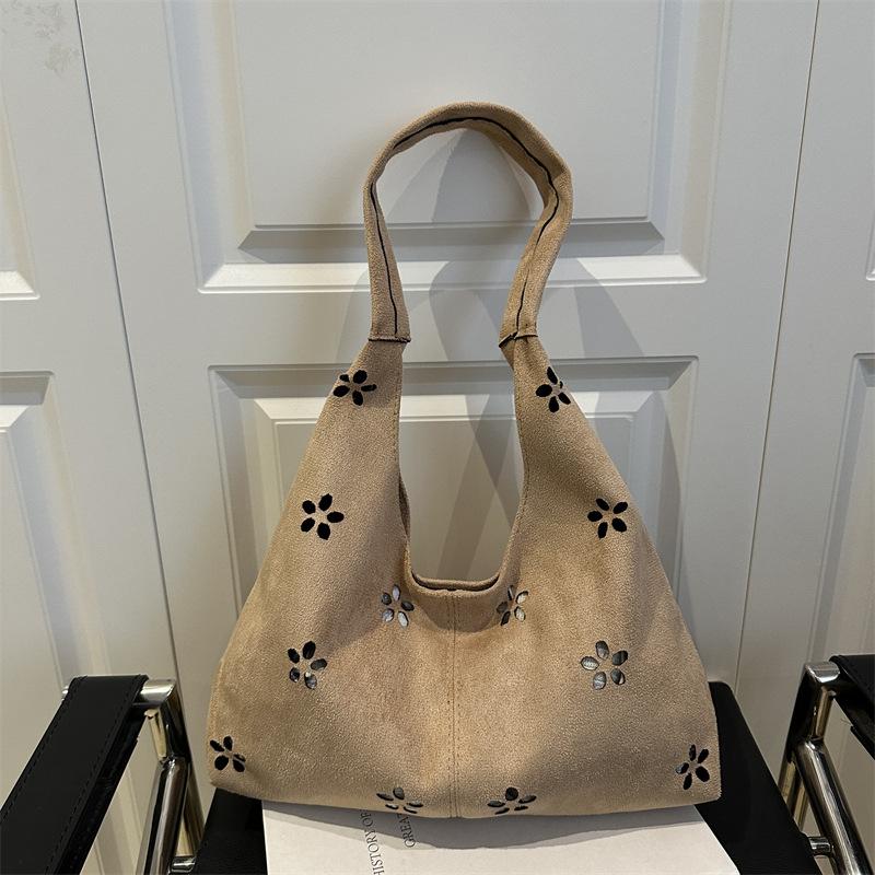 

Niche underarm bag women s new autumn and winter fashion hollow shoulder bag versatile commuter tote bag хаки