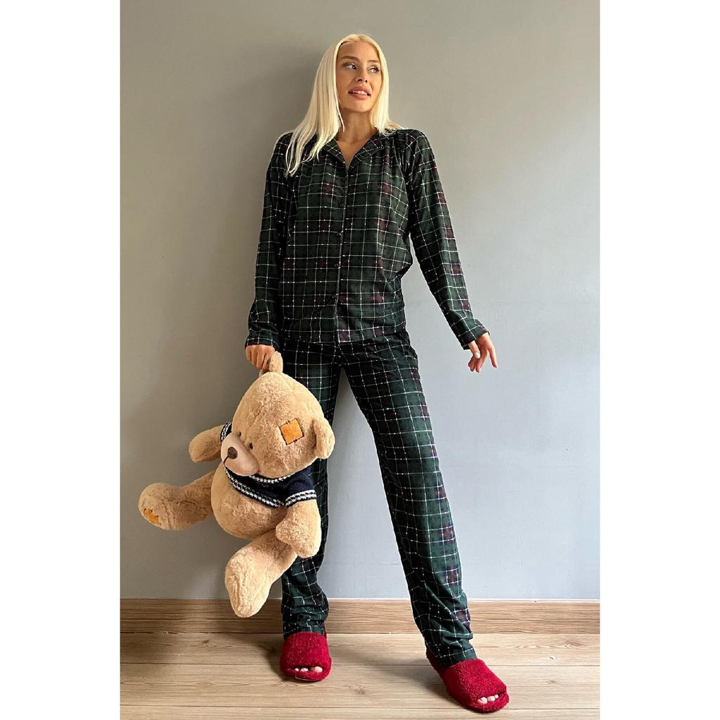 Conjunto de pijama de terciopelo de manga larga con botones delanteros y estampado de leopardo