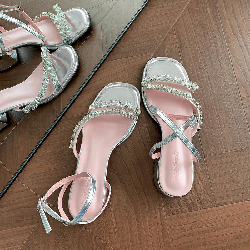 Internet celebrity explosion Xianfeng thick high heels slippers summer wear with skirt height sandals 40 серебряный 3690₽