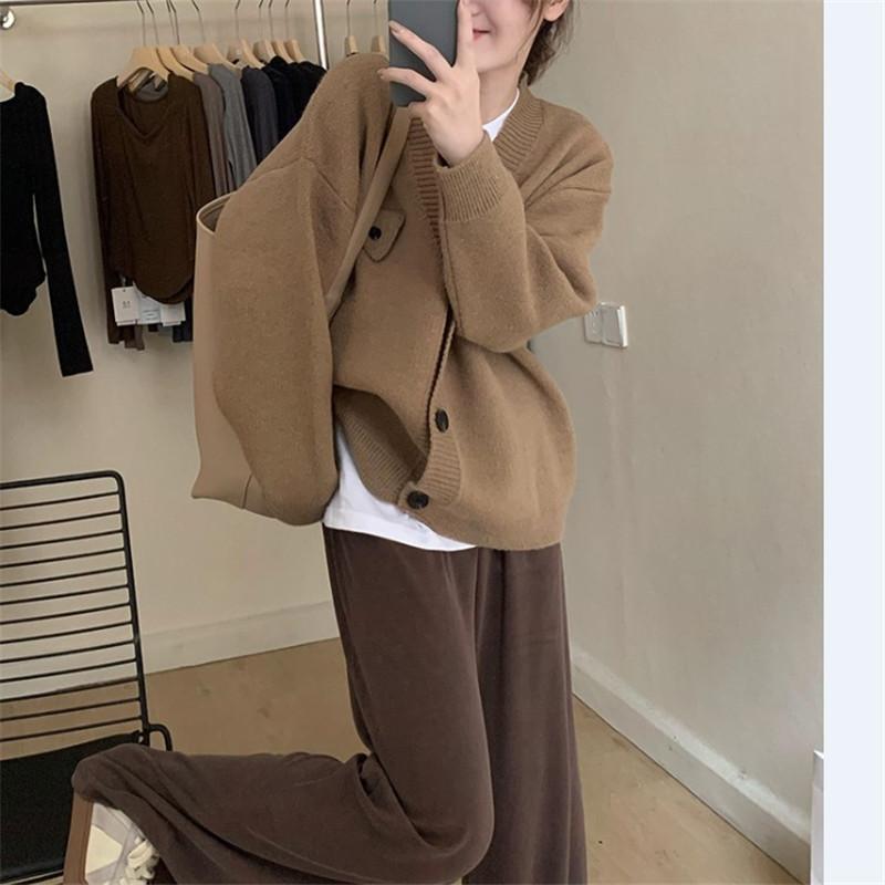 Fashion V-neck lazy wind knitted cardigan women s 2025 new loose sweater jacket solid color outer top women one size fits all 5613₽