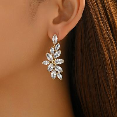 Light Luxury Small Fragrant Women's Earrings Geometric Inlay Full of Diamonds Design High-end Stud Earrings Versatile New Earrings