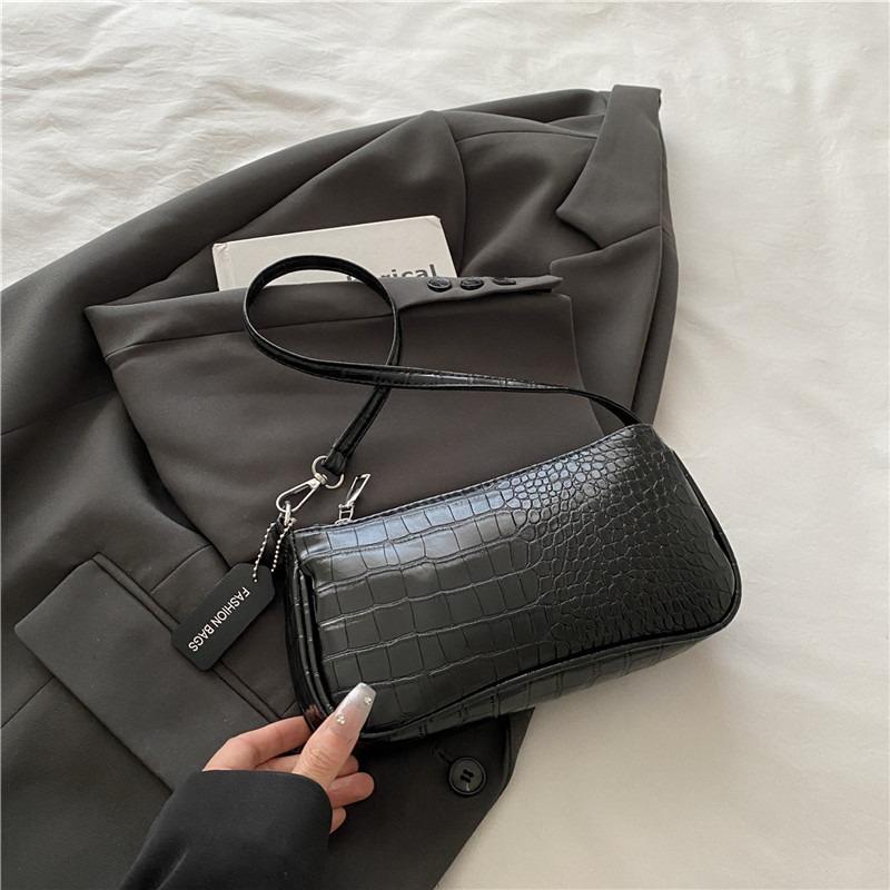 Fashion women's bag texture popular bag new trendy women's bag summer crossbody versatile underarm bag