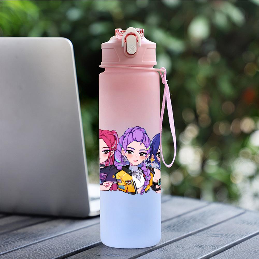 750 ml Wasserflasche Anime Cartoon K-Pop Dämonenjäger Aufdruck Große Kapazität Trinkbecher Tragbar Outdoor Sport Wasserbecher Kinder Kinder Geschenk