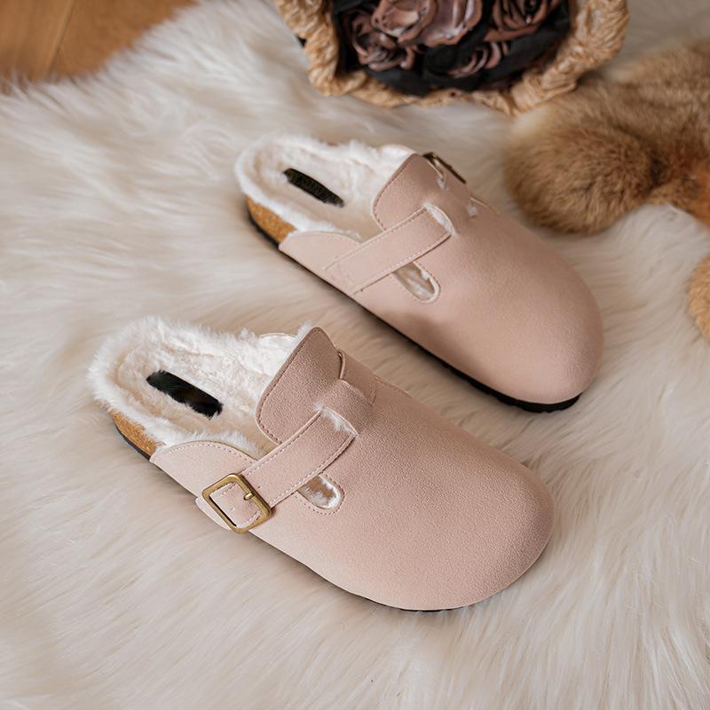 Su Yin's family has the same velvet cotton slippers, and the new winter models wear a pedal of fluffy slippers, women's bag head and half-drag cott