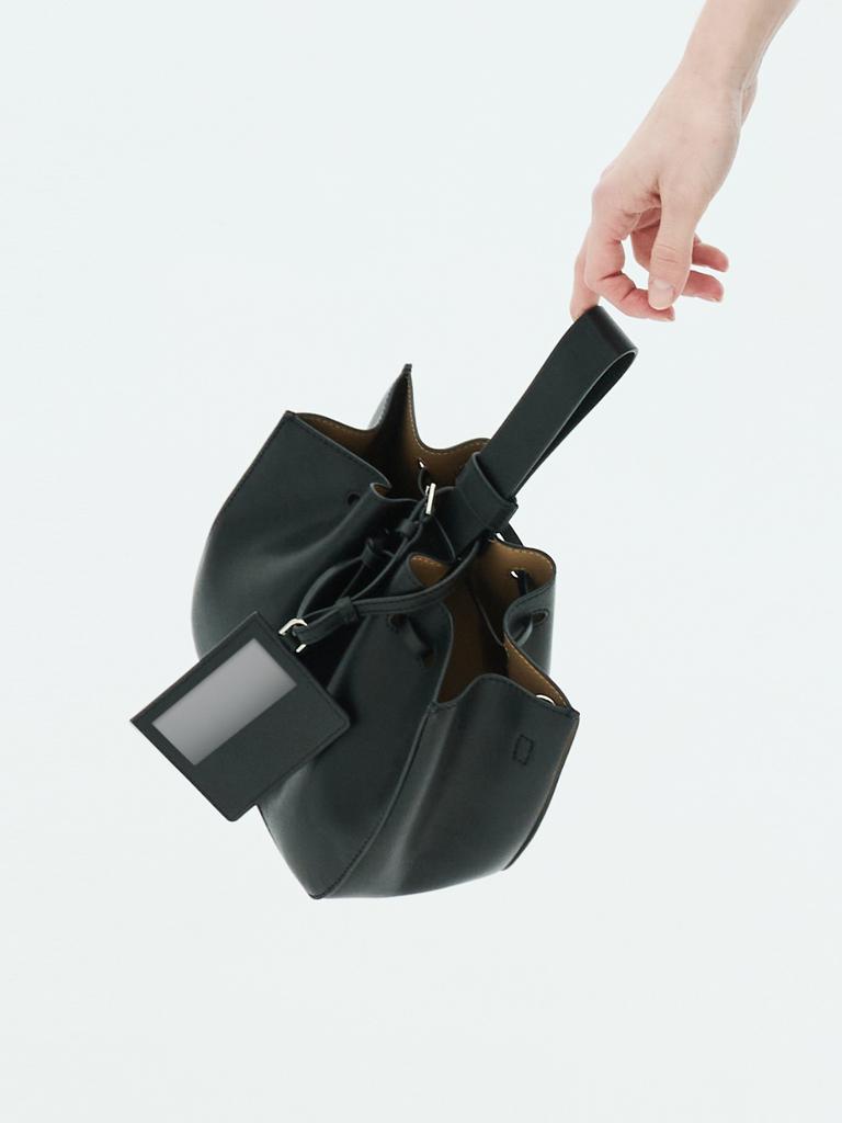 Komorebi Museum Handmade Tassel Dumpling Round Tote Bag | Black | B06-1