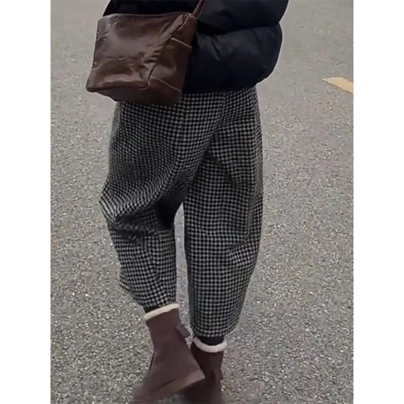 Loose Plus Size Plaid High Waist Wide Leg Pants for Women - Concealing, Casual Fit, Autumn/Winter