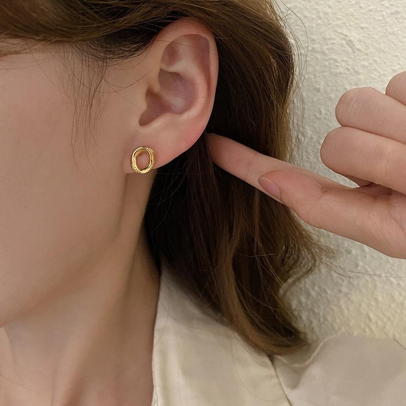 Classic Simple Irregular Ellipse Little Stud Earrings for Women Cute Temperament Stainless Steel Korea Fashion Jewelry Accessory