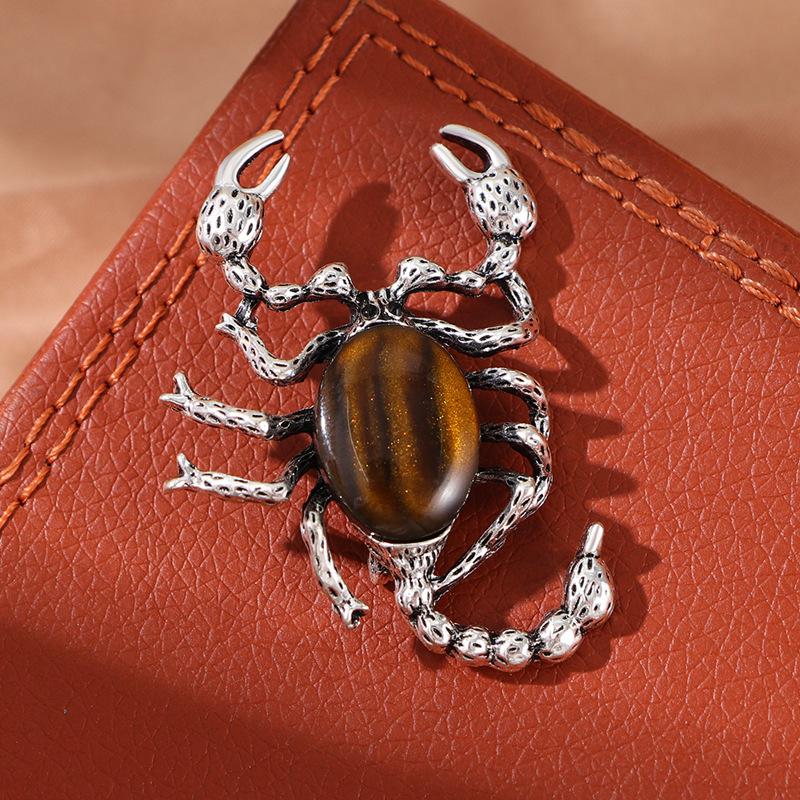 

Retro Exquisite Versatile Shell Scorpion High-end Fashion Versatile Animal Scorpion Brooch 4*5CM