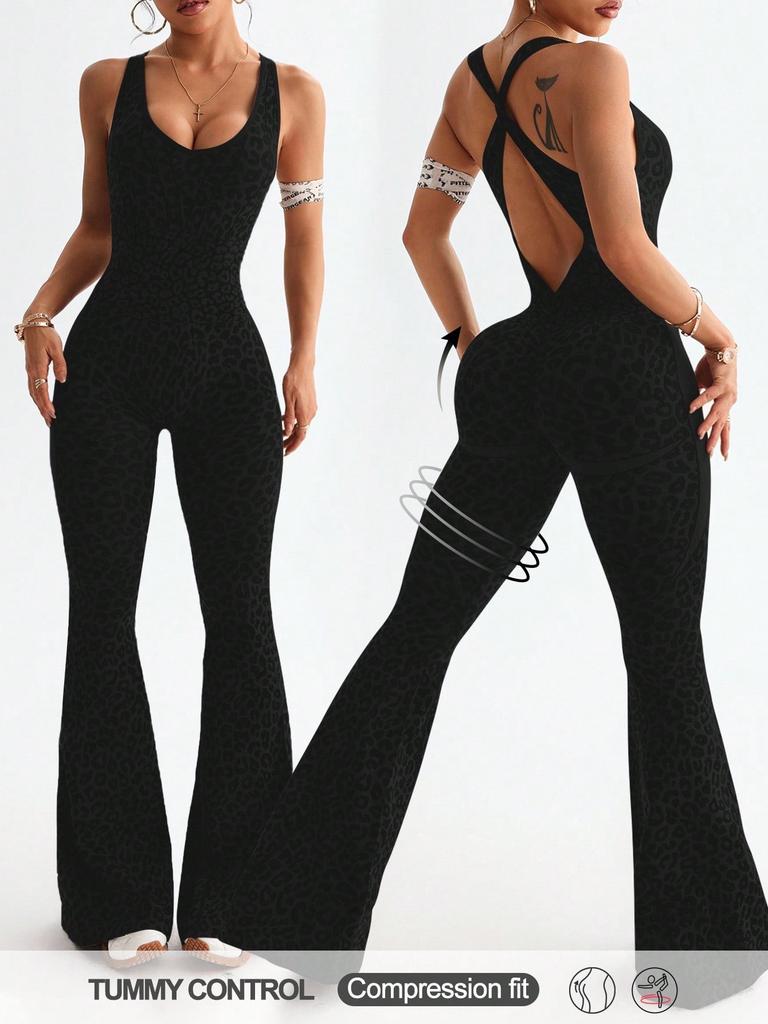 Women's leopard print jumpsuit flared pants, snug and comfortable, with printed shoulder straps and slanted back jumpsuit flared pants.