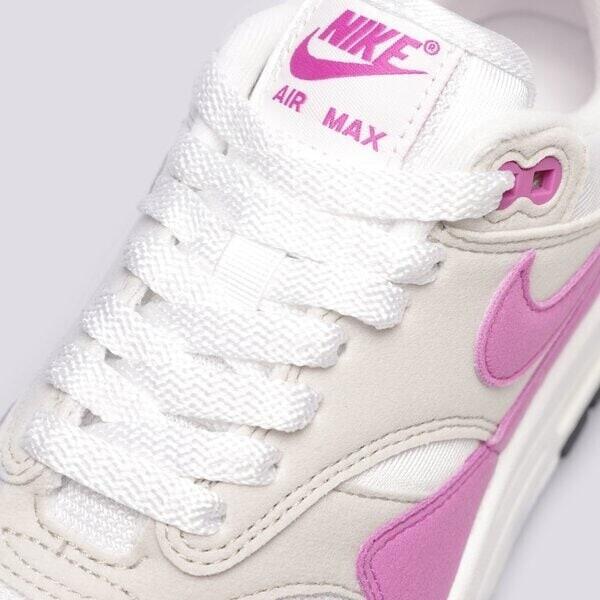 Женские кроссовки Nike Air Max 1 (DZ2628-001) нейтральный серый/белый/черный/фуксия сон