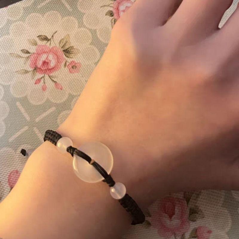 

Год рождения Халцедон Защитное украшение Пара Плетеный ручной ремешок Минималистичный Элегантный Национальный стиль Студентка Подруги Браслет Милый подарок PE film boxed black rope-chalcedony safety buckle