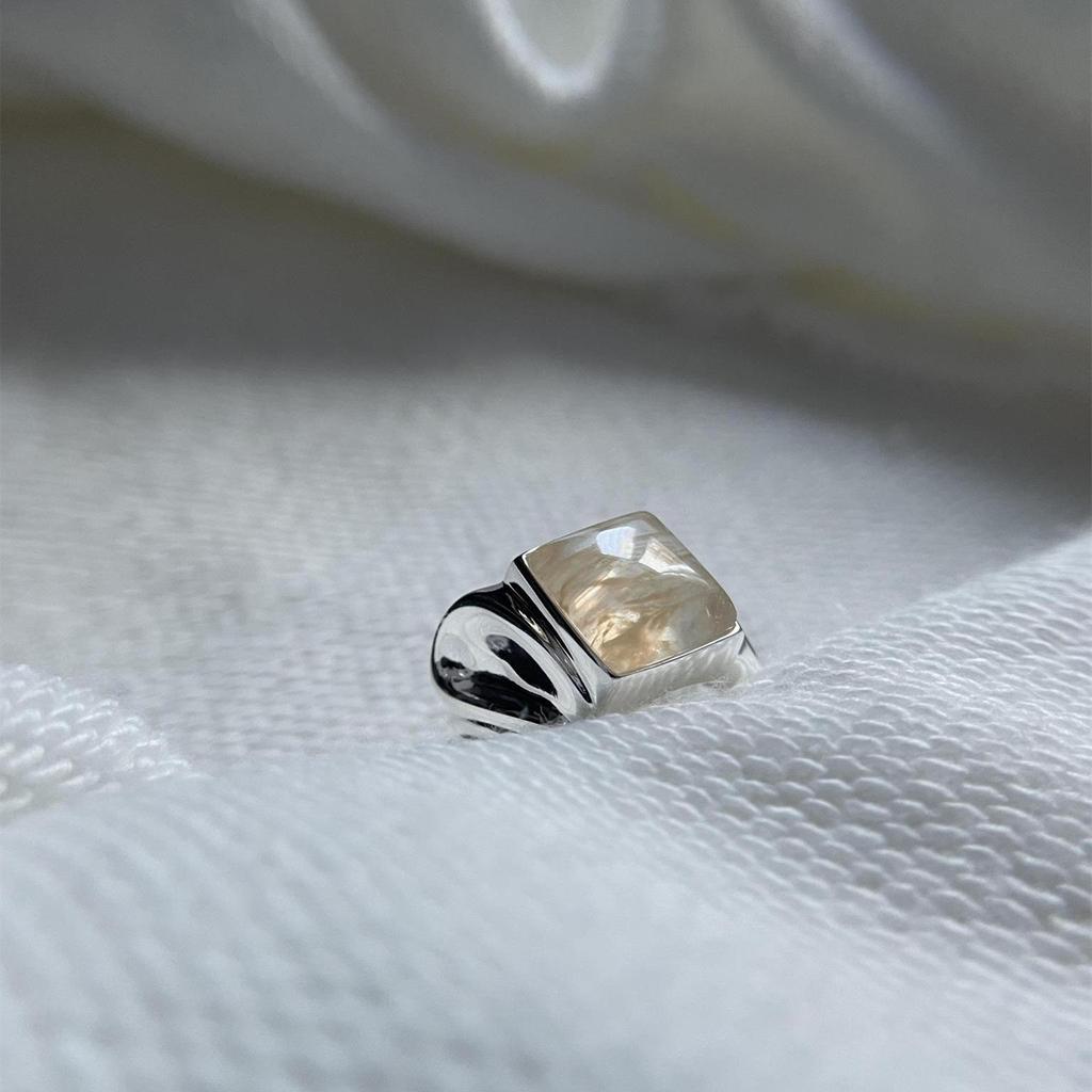 Elegant Women's Adjustable Zirconia Square Ring with New Wave Pattern – Trendy Ins Index Finger Ring