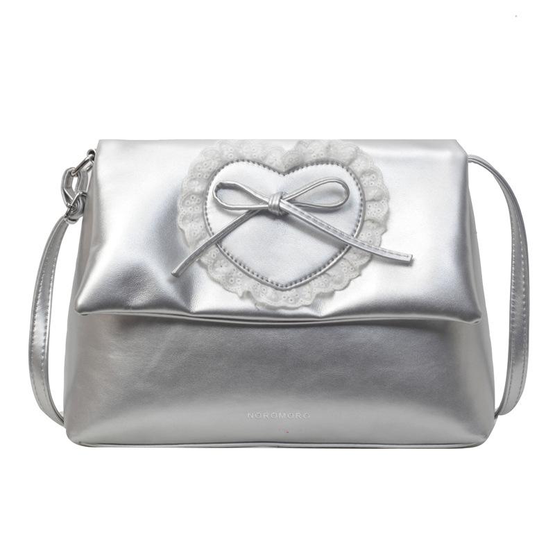 

Женская темпераментная простая маленькая сумка 2025 весна новая высокая ценность универсальная на плечо сумка-мессенджер маленькая квадратная сумка серебряный