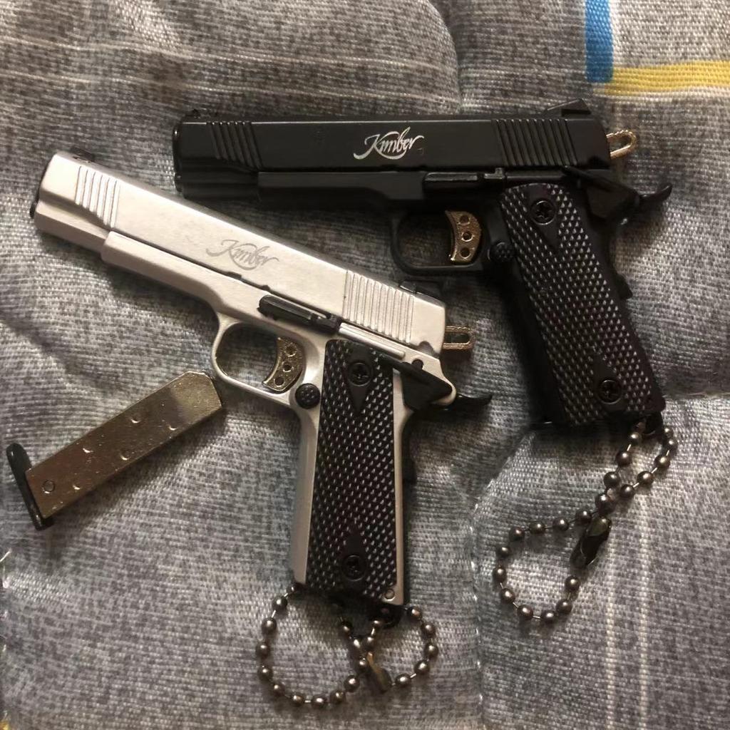 Alloy 1:3 Mini 1911 Pistol Model Keychain Pendant Detachable Fake Toy Gun For Weapon Adult Children Christmas Gift