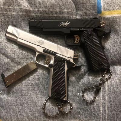 Alloy 1:3 Mini 1911 Pistol Model Keychain Pendant Detachable Fake Toy Gun For Weapon Adult Children Christmas Gift
