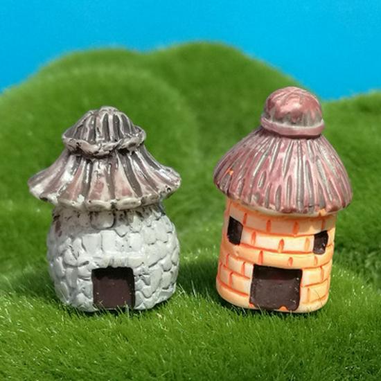 Round Thatched House DIY Resin Miniature for Micro Landscape