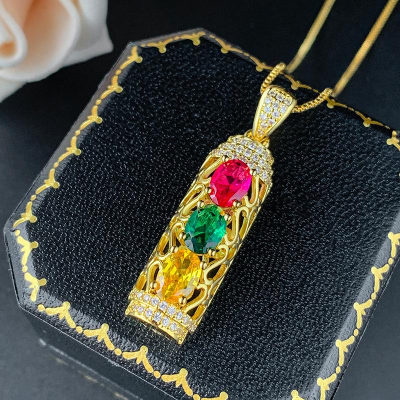 

Комплект ювелирных изделий Аксессуары Легкое Роскошное Ожерелье с Инкрустацией Цветочным Цирконом Серьги Цветок Женские Серебряные Иглы S925 Модные