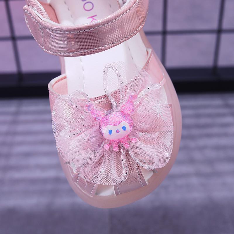 Girls' Light-Up Summer Sandals: Breathable, Non-Slip Toddler Shoes - Cute & Luminous Princess Style.