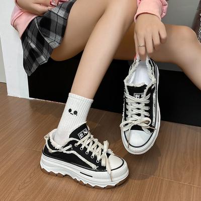 Retro mit dicker Sohle 2024 Herbst neue ins Koreanische Version von kleinen weißen Schuhen für Damen Tide Studenten lässige Board-Schuhe für Damen Canvas-Schuhe
