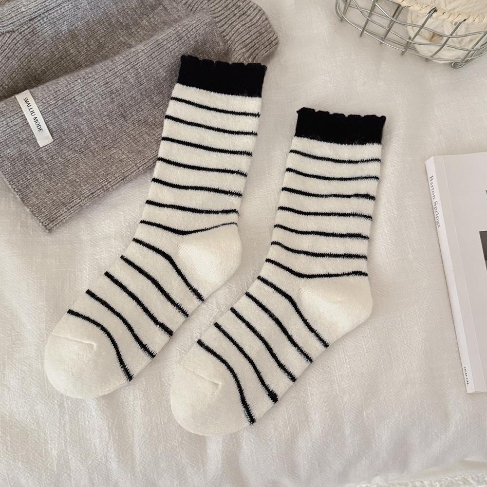 Autumn and Winter New Wool Socks Women Korean Striped Cute Medium Tube Socks Japanese Fashion School Girls Elastic Long Socks