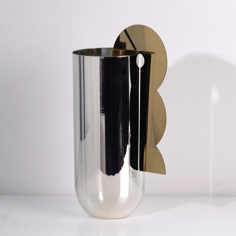 Simple Modern Geometric Metal Vase Living Room High-end Art Design Flower Container Model Room Soft Decoration Ornaments