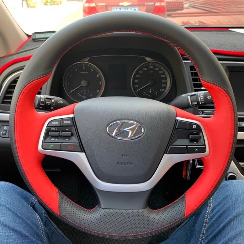Handgjord Svart Blå läderbilrattöverdrag för Hyundai Elantra 4 2016 2017 Solaris 2017 Accent 2018