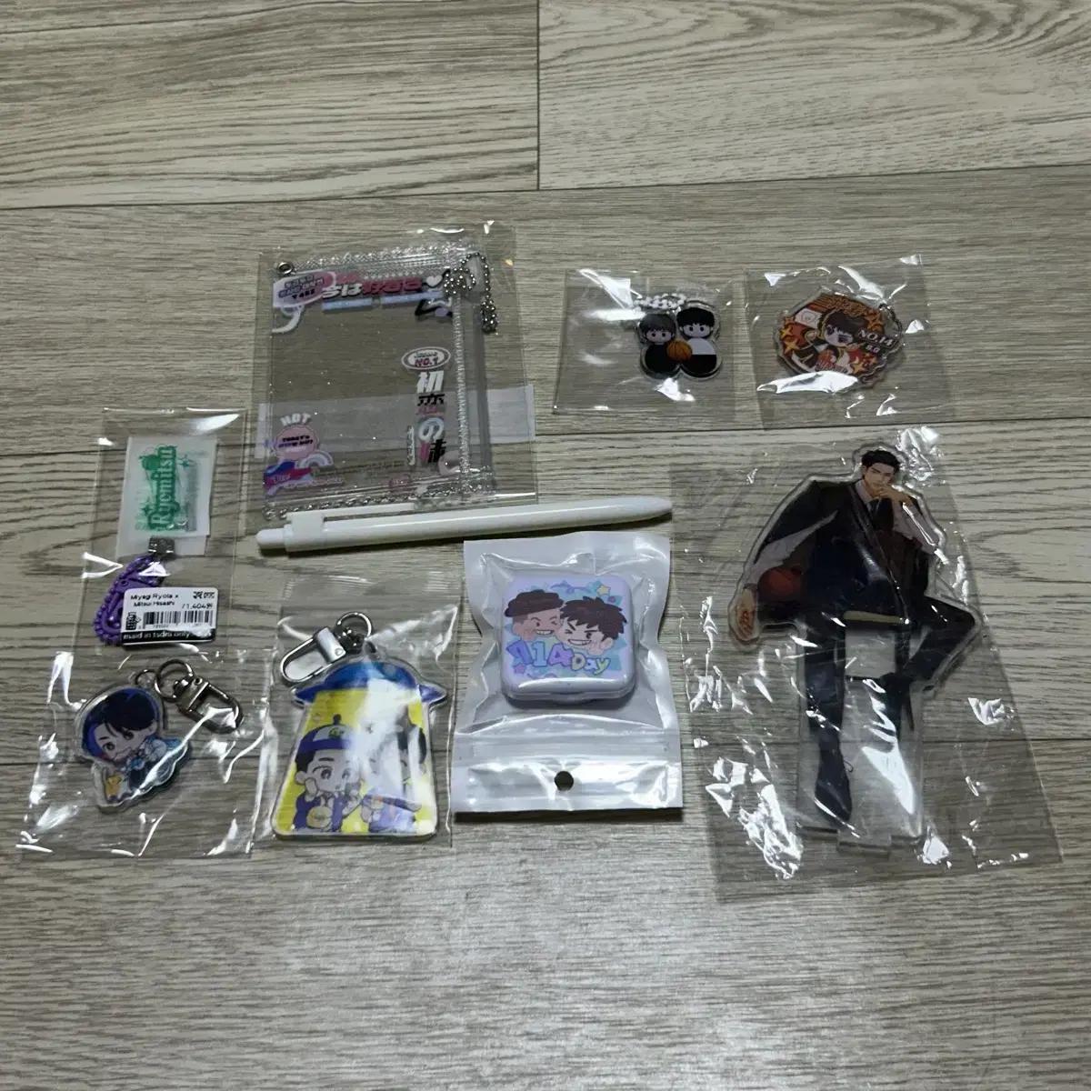 

Slam Dunk Jeongdaan Acrylic Keyring Tae-dae Song Tae-seop Stand Yang Ho-yeol Pouch