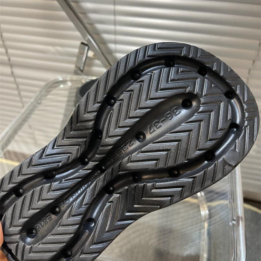 New summer out flip-flops women's summer wear thick-soled cool slippers